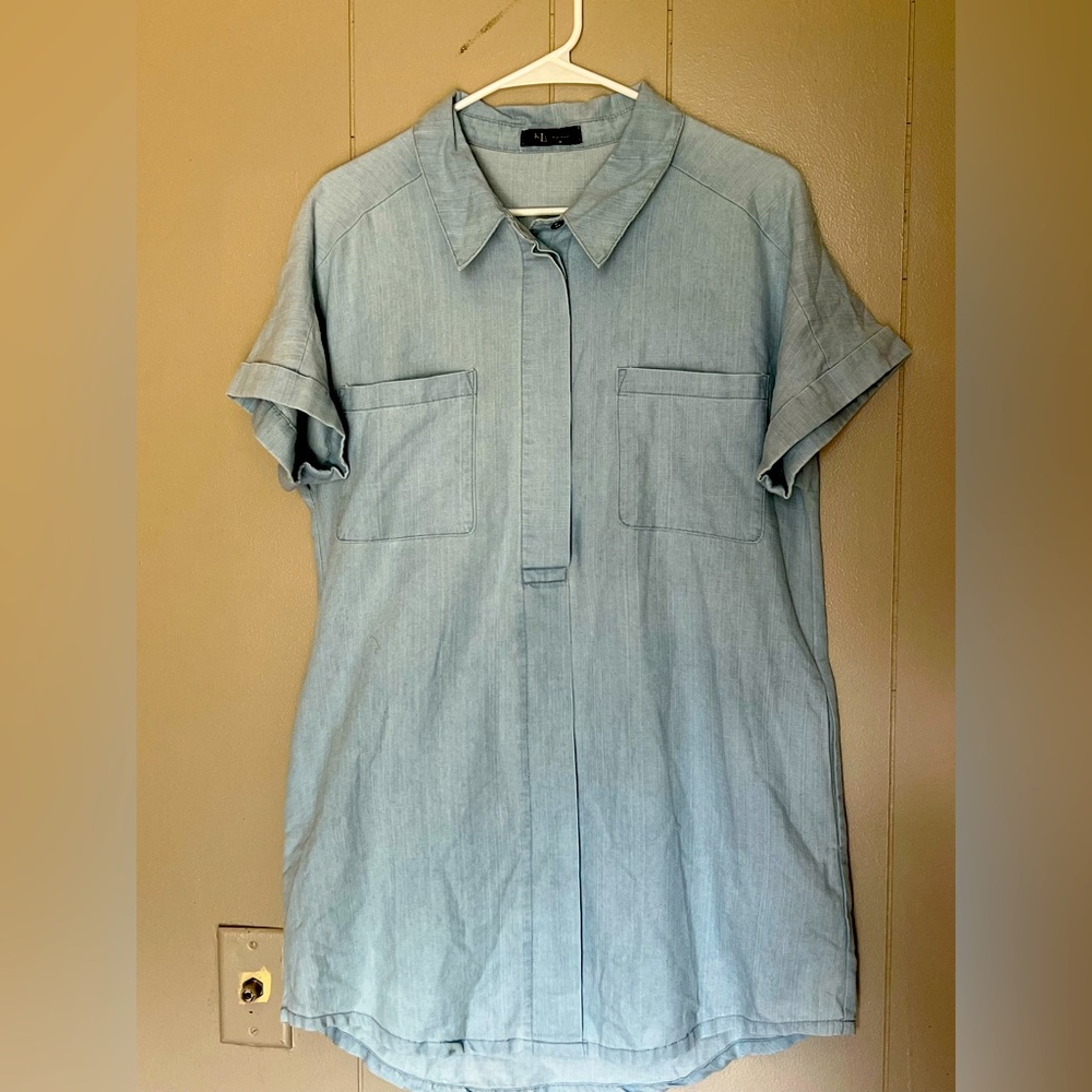 KLd dress. denim, short sleeves with collar and pockets size M